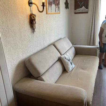 Studio standing PRALOUP 1600 dernier étage 4 personnes Vue époustouflante pas de chambr le site mens attention!