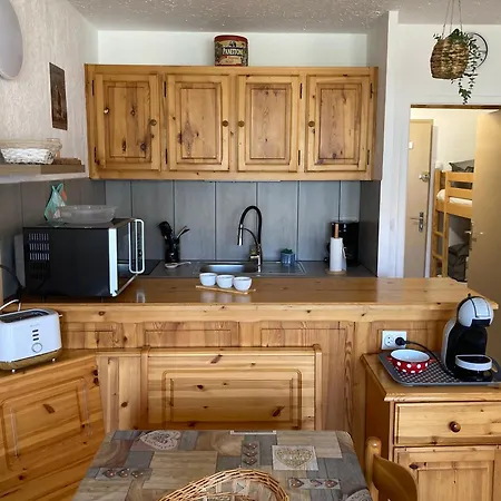 Studio standing PRALOUP 1600 dernier étage 4 personnes Vue époustouflante pas de chambr le site mens attention! Apartamento Uvernet-Fours